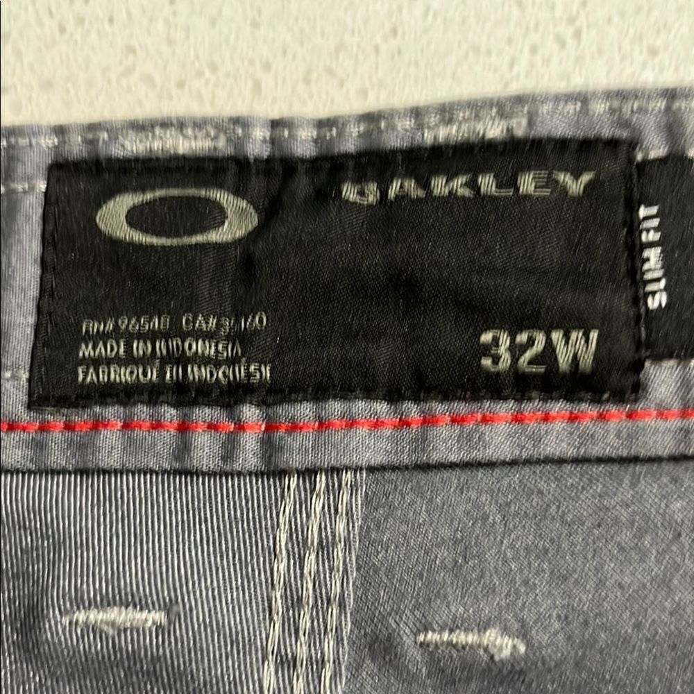 Oakley Gray Slim Fit Jean Shorts Distressed Cut-Off Style Size 32/10 - Picture 2 of 11